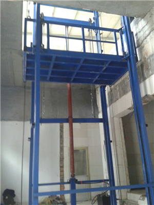 固定导轨式升降平台 固定导轨式升降平台